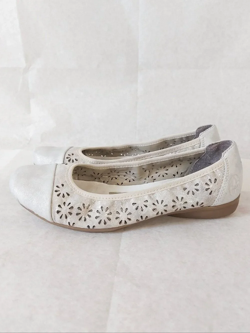 Rieker Women Ballerina Flats Size Silver Perforated Floral Cutout Size 38